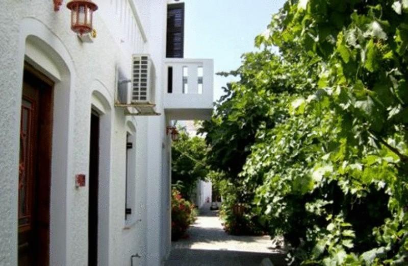 Albatross Hotel Livadi  Exterior photo